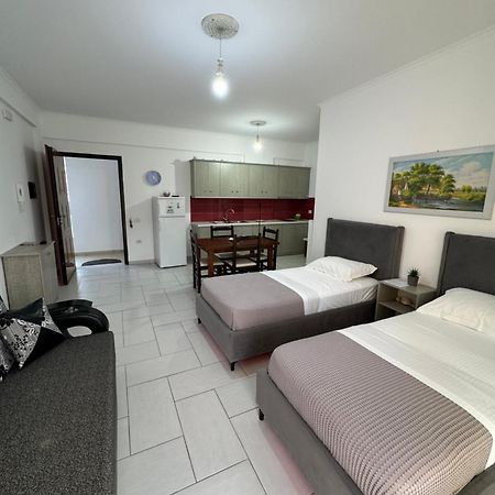 Sea Apartments Himare Luaran gambar