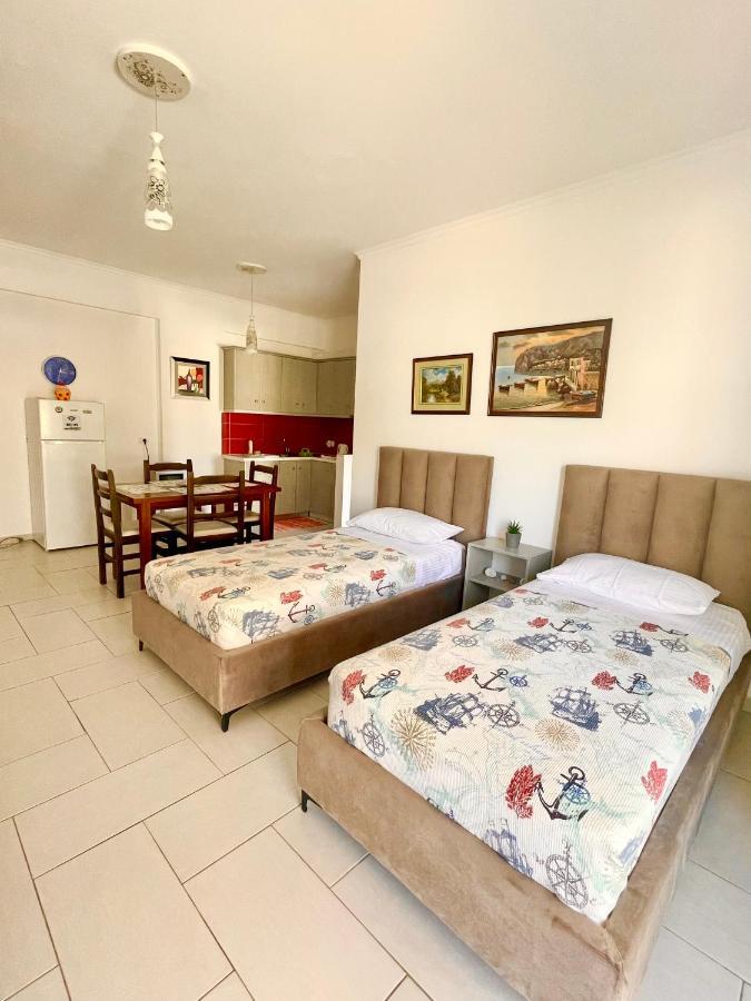 Sea Apartments Himare Luaran gambar