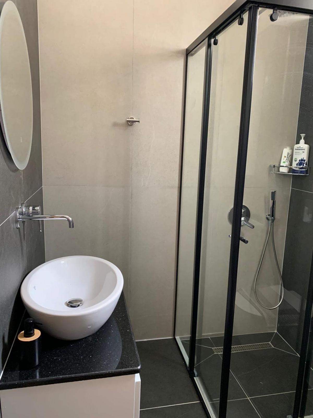 Sea Apartments Himare Luaran gambar