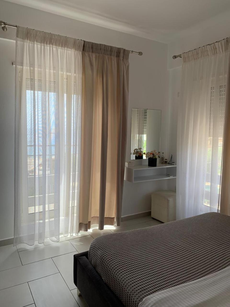 Sea Apartments Himare Luaran gambar