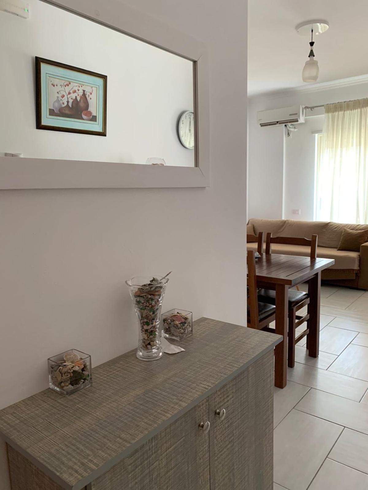 Sea Apartments Himare Luaran gambar