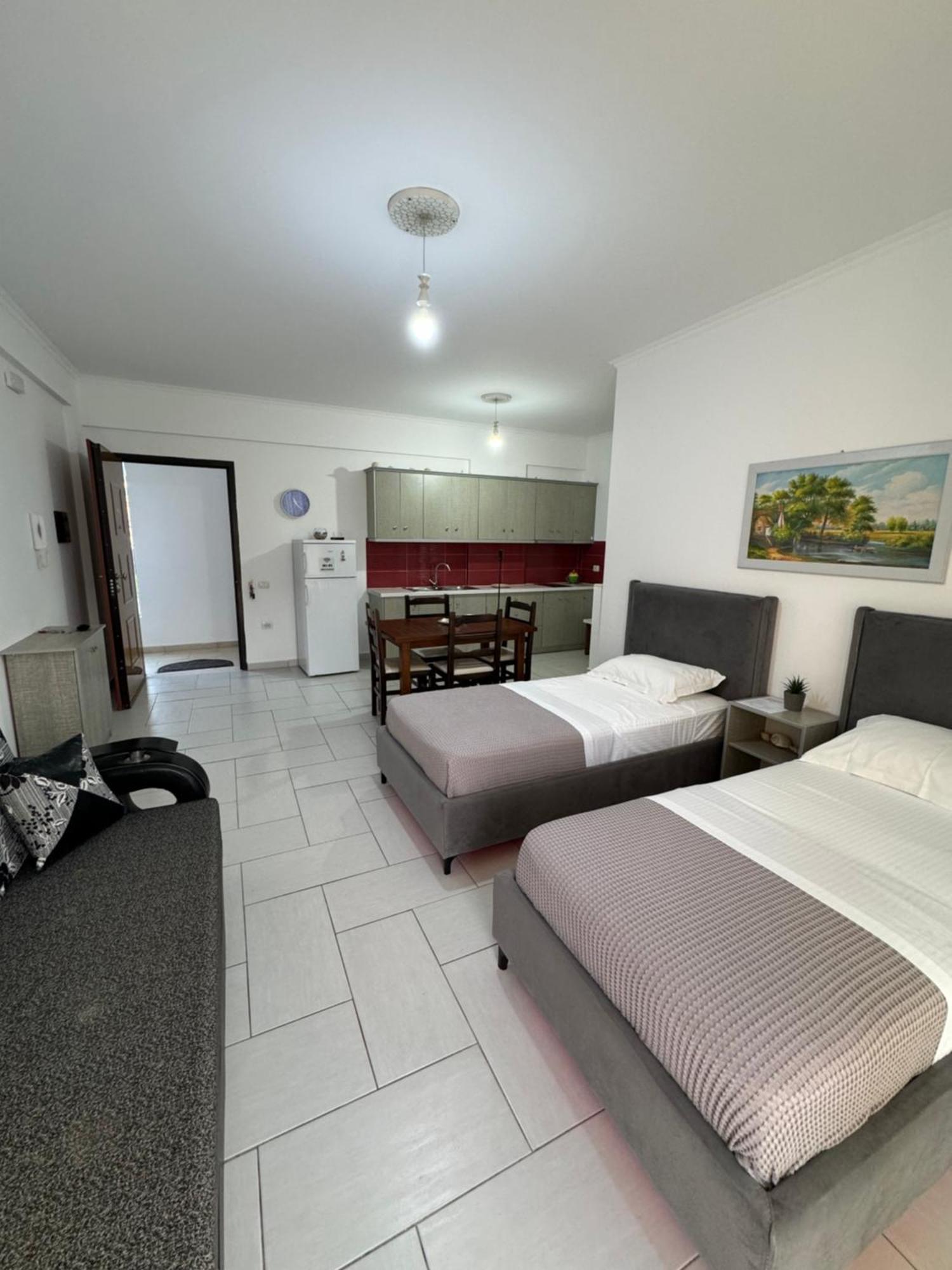 Sea Apartments Himare Luaran gambar