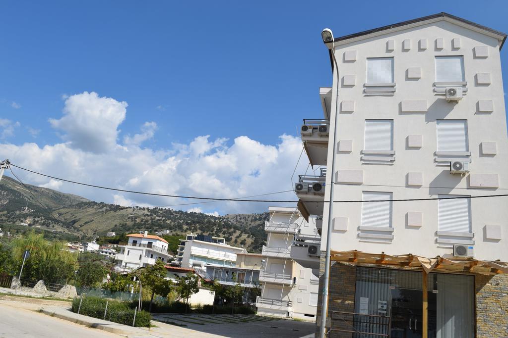 Sea Apartments Himare Luaran gambar